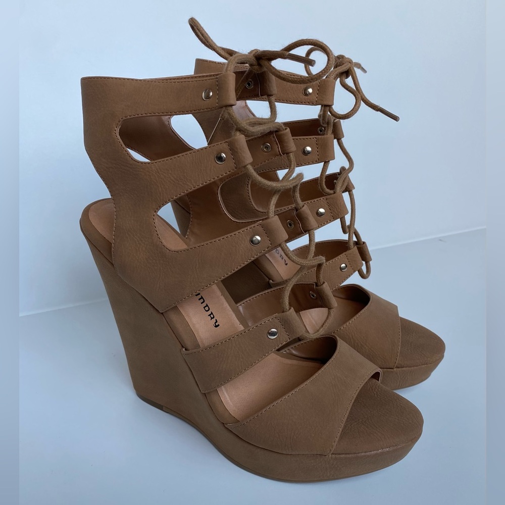 NWOT Chinese Laundry Women’s Gladiator Lace Up Platform Heels